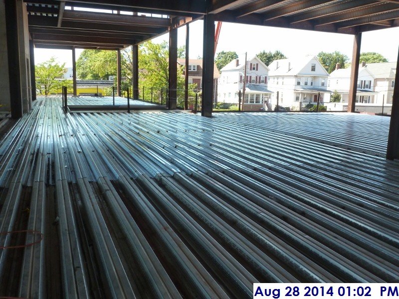 Finished installing metal decking at Derrick -7 (2nd Floor) (800x600)